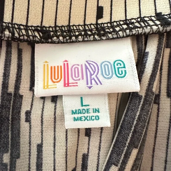 LuLaRoe Black and White Pleated Skirt - Size L - Picture 2 of 4